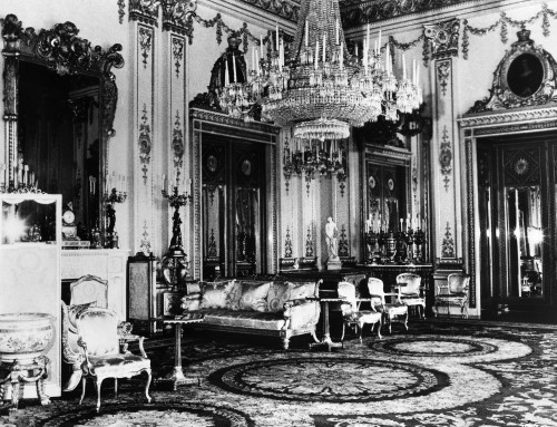 British Royalty. Buckingham Palace History - Item # VAREVCHBDLONDEC006