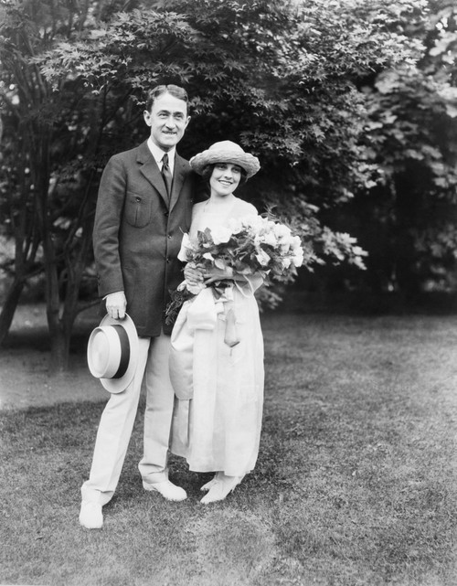 John Emerson And Anita Loos One Minute After Their Wedding In Bayside Long Island In 1919. He Was An Actor And Playwright 20 Years Older Than Loos. History - Item # VAREVCCSUB001CS596