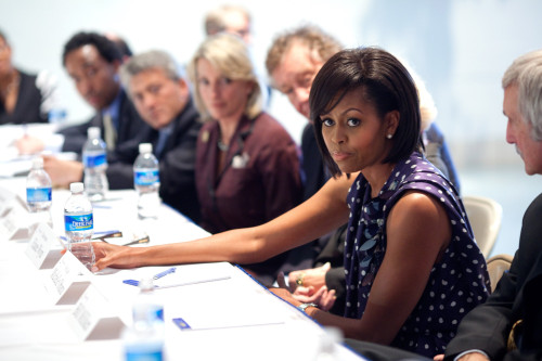 Michelle Obama Attends A Meeting With Communities In Schools Board Members At The Ferebee-Hope Elementary School In Washington D.C. May 13 2009. Michelle Wears A Dark Blue And White Dotted Dress By Lanvin. History - Item # VAREVCHISL026EC033