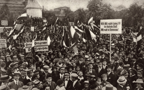 Germans In Berlin Protest Against The Terms Of The Treaty Of Versailles. 1919. Placard At Right Reads History - Item # VAREVCHISL035EC008