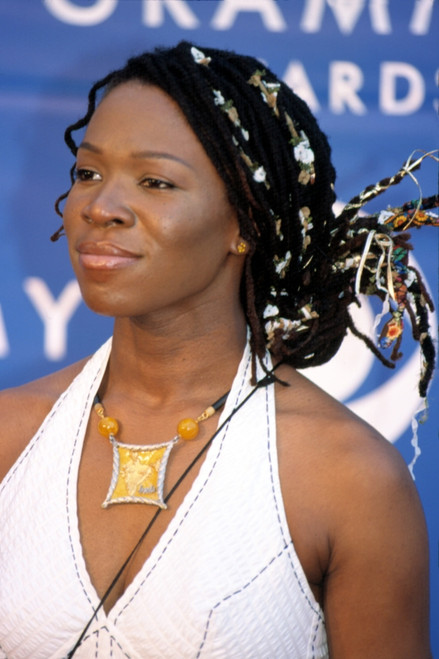 India.Arie At 2002 Grammy Awards, La, Ca 2272002, By Robert Hepler Celebrity - Item # VAREVCPSDINARHR001