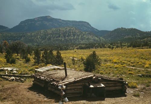 Dugout House Of The Faro Caudill Family Refugee Homesteaders From The Dust Bowl. In The Background Is Mount Allegro. Pie Town New Mexico Oct 1940. History - Item # VAREVCHISL032EC298
