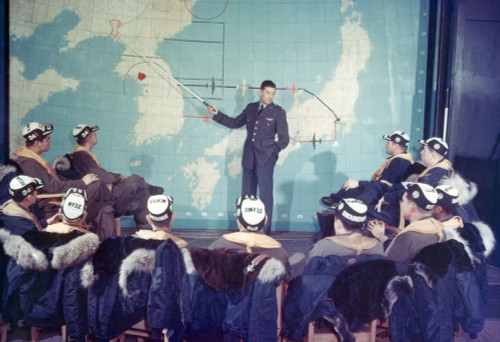 U.S. Bomber Pilots In Pre-Mission Briefing Yokota Air Base Near Tokyo History - Item # VAREVCHISL038EC196