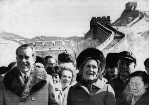 1972 Us Presidency. President Richard Nixon And First Lady Patricia Nixon On The Great Wall Of China Outside Peking History - Item # VAREVCPBDRINIEC036