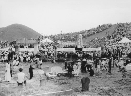 Aftermath Of Tet Offensive. Coffins Are Arranged For Funeral Services For Some Of The 5000 Hue Civilians Killed In The Tet Offensive And Month Of Fighting Which Turned 80 Of The City Into Ruins. April 15 History - Item # VAREVCHISL033EC318
