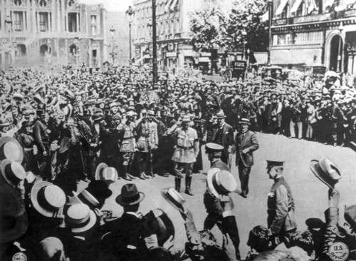 General John J. Pershing Being Welcomed In Paris History - Item # VAREVCH4DWOWAEC004
