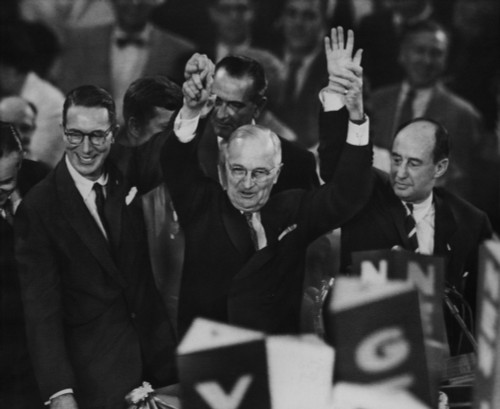 Harry Truman. From Left Us Senator And Democratic Vice Presidential Candidate Estes Kefauver History - Item # VAREVCPBDHATREC005