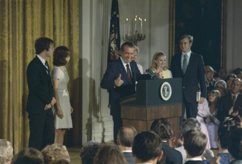 Richard Nixon Delivering His Farewell Speech To His Cabinet And White House Staff. L To R. David Eisenhower Julie Nixon Eisenhower Richard Nixon Pat Nixon Tricia Nixon Cox Edward Cox. Aug. 9 1974. History - Item # VAREVCHISL032EC258