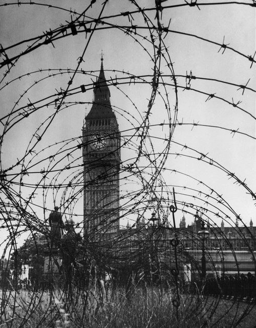 London'S Big Ben With Barbed Wire Entanglement And Soldiers On Guard During World War 2. Ca. 1940-41. History - Item # VAREVCHISL036EC437