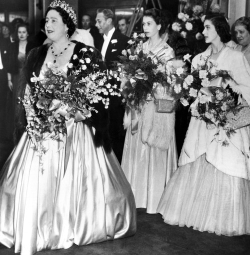 Queen Elizabeth History - Item # VAREVCHBDKIGECS003