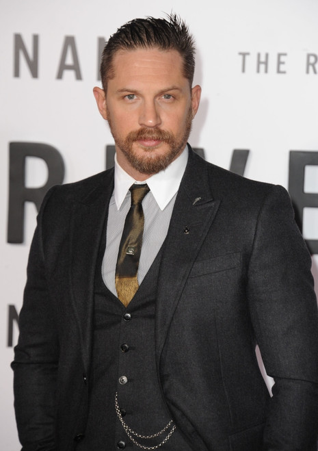 Tom Hardy At Arrivals For The Revenant World Premiere, Tcl Chinese 6 Theatres, Los Angeles, Ca December 16, 2015. Photo By Dee CerconeEverett Collection Celebrity - Item # VAREVC1516D03DX080