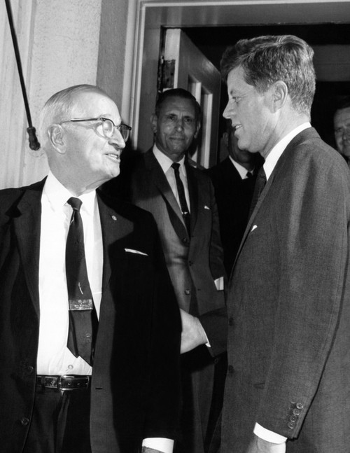 President Kennedy With White House Visitor History - Item # VAREVCCSUA000CS119