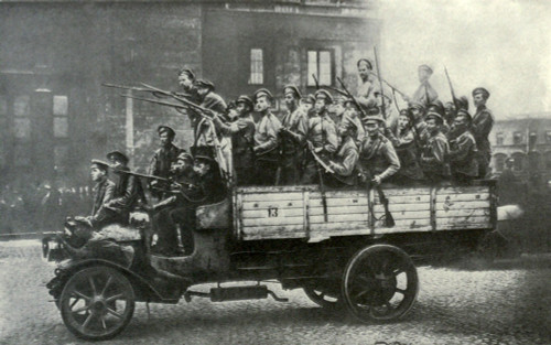 Truckload Of Excited Soldiers During Russian Revolution. St. Petersburg History - Item # VAREVCHISL035EC112 Truckload Of Excited Soldiers During Russian Revolution. St. Petersburg History - Item # VAREVCHISL035EC112