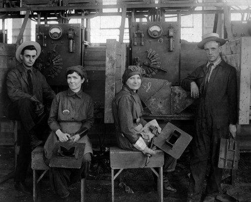 These Women Electric Welders Are The First Women Working On Actual Ship Construction History - Item # VAREVCHISL034EC684