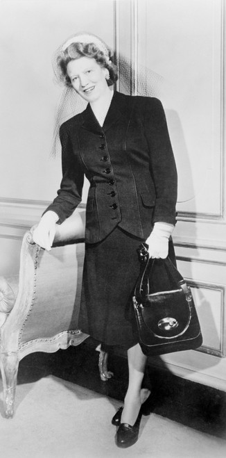 Elizabeth Arden History - Item # VAREVCHISL011EC247