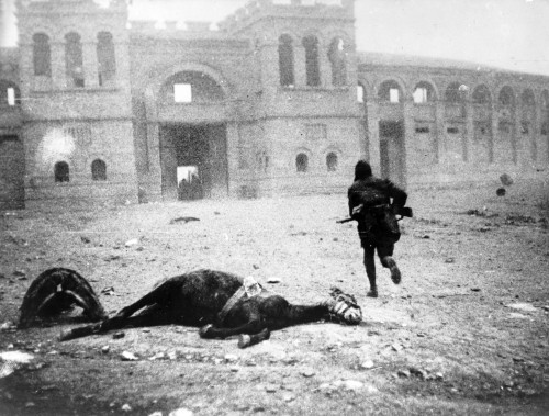A Republican Soldier Passing A Dead Horse On The Plaza De Toros History - Item # VAREVCHCDLCGAEC713