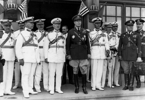 General Douglas Macarthur History - Item # VAREVCPBDDOMACS013