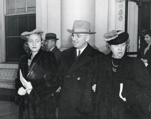 Vice President-Elect Harry Truman Arriving For President Franklin Roosevelt'S 4Th Inauguration. With Him Are His Wife Bess And Daughter Margaret. Jan. 20 History - Item # VAREVCHISL038EC713 Vice President-Elect Harry Truman Arriving For President Franklin Roosevelt'S 4Th Inauguration. With Him Are His Wife Bess And Daughter Margaret. Jan. 20 History - Item # VAREVCHISL038EC713