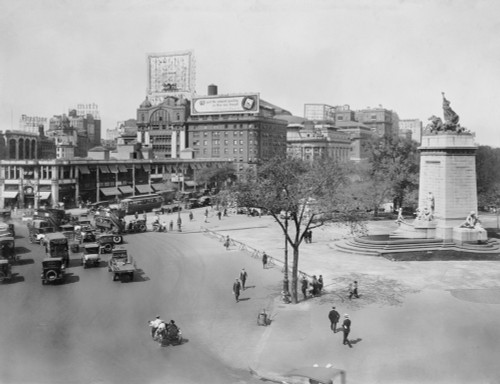New York City'S Columbus Circle At The Intersection Of Broadway History - Item # VAREVCHISL043EC189