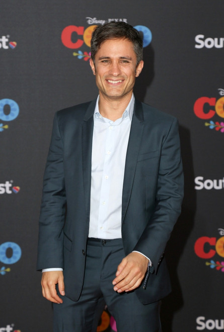 Gael Garcia Bernal At Arrivals For Coco Premiere, El Capitan Theatre, Los Angeles, Ca November 8, 2017. Photo By Priscilla GrantEverett Collection Celebrity - Item # VAREVC1708N02B5030