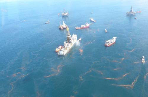 Aerial Of The Oil Spill In The Gulf Of Mexico From The British Petroleum Bp Oil Company'S Deepwater Horizon The Offshore Drilling Rig. April 21 2010. History - Item # VAREVCHISL030EC108