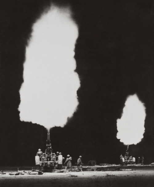 British Anti-Aircraft Guns In Action Near Tobruk During A Night Raid. April 1942-Jan. 1943 During World War 2. History - Item # VAREVCHISL036EC619