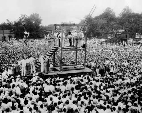 Thousands Witness The Public Hanging Of African American History - Item # VAREVCCSUA001CS495