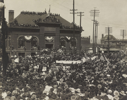 President Theodore Roosevelt Greeted By A Huge Crowd In Fort Worth History - Item # VAREVCHISL044EC769 President Theodore Roosevelt Greeted By A Huge Crowd In Fort Worth History - Item # VAREVCHISL044EC769