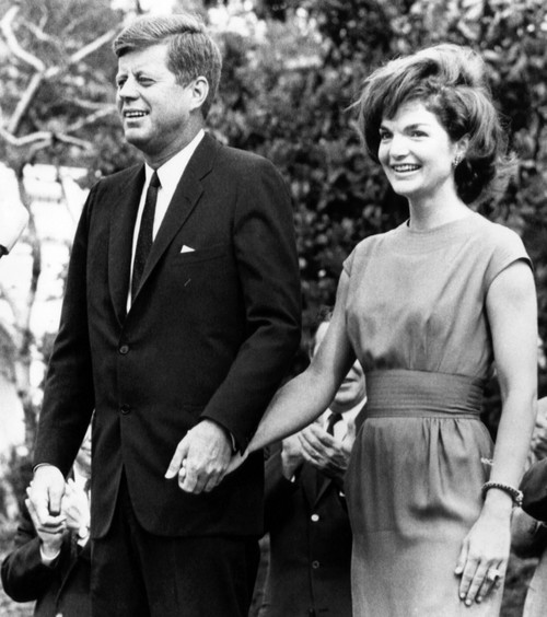 John F. Kennedy And Jacqueline Kennedy Greet Delegates To The 1962 Conference For Democratic Women On The White House Lawn History - Item # VAREVCPBDJOKECS099 John F. Kennedy And Jacqueline Kennedy Greet Delegates To The 1962 Conference For Democratic Women On The White House Lawn History - Item # VAREVCPBDJOKECS099