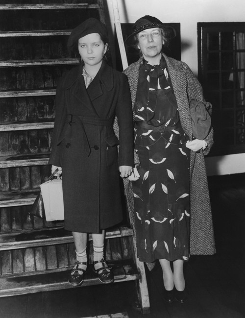 Alice Roosevelt Longworth History - Item # VAREVCCSUB001CS582 Alice Roosevelt Longworth History - Item # VAREVCCSUB001CS582