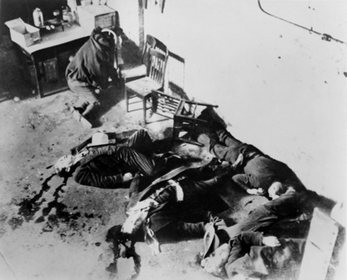 St. Valentine'S Day Massacre. Seven Gangsters Of Bugs Mor An'S Gang Were Killed By Al Capone'S In A Garage In Chicag O On Feb 14 History - Item # VAREVCHISL010EC297 St. Valentine'S Day Massacre. Seven Gangsters Of Bugs Mor An'S Gang Were Killed By Al Capone'S In A Garage In Chicag O On Feb 14 History - Item # VAREVCHISL010EC297