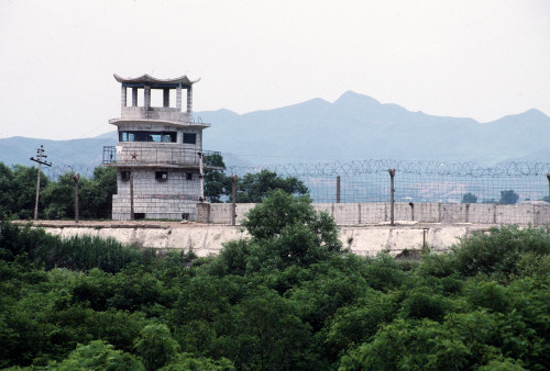North Korean Guard Tower Decorated With A Communist Red Star On The Wall And Barbed Wire Separating South Korea From North Korea. The Military Line Of Demarcation Runs Just In Front Of The Wall. Sept. 18 1993. History - Item # VAREVCHISL028EC044