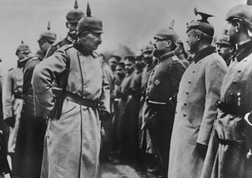 Kaiser Wilhelm Ii Inspecting German Soldiers In The Field During World War 1. Wilhelms Ww 1 Command Role Was Mostly That Of A Figurehead History - Item # VAREVCHISL044EC457