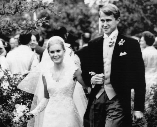 Nixon Presidency. Tricia Nixon And Edward Cox History - Item # VAREVCPBDTRNIEC004 Nixon Presidency. Tricia Nixon And Edward Cox History - Item # VAREVCPBDTRNIEC004