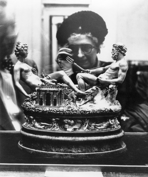 Visitor To The National Gallery Washington History - Item # VAREVCHISL038EC437