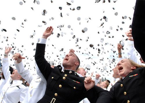 Newly Commissioned Navy Ensigns And Marine Corps 2Nd Lieutenants Toss Their Hats Into The Air At Their 2006 Graduation And Commissioning Ceremony. Us Naval Academy In Annapolis Maryland. May 22 2009. History - Item # VAREVCHISL027EC260