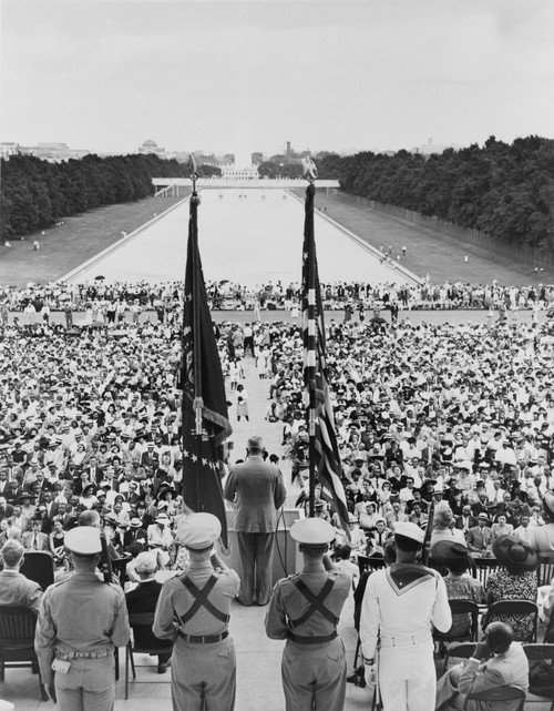 President Harry S. Truman Speaks The Steps Of The Lincoln Memorial At The 38Th Annual Conference Of The Naacp On June 29 History - Item # VAREVCHISL009EC045