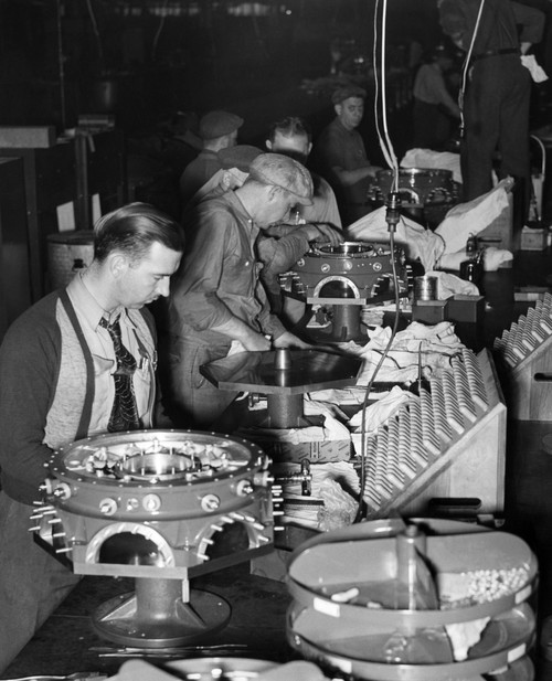 The Assembly Line For Buick Aircraft Engines In Flint History - Item # VAREVCSBDFACTCS009