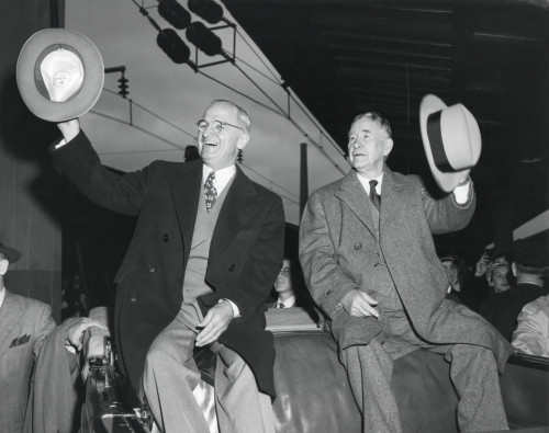 Victorious President Harry Truman And Vp-Elect Alben Barkley At Union Station. They Have Returned To Washington History - Item # VAREVCHISL038EC610