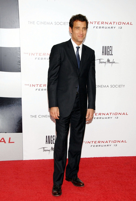 Clive Owen At Arrivals For Premiere Of The International, Amc Loews Lincoln Square Theatre, New York, Ny 292009. Photo By Desiree NavarroEverett CollectionEverett Collection Celebrity - Item # VAREVC0909FBFNZ023