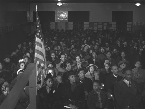 African Americans At A Tenants Meeting At The Ida B. Wells Housing Project In Chicago History - Item # VAREVCHISL008EC287
