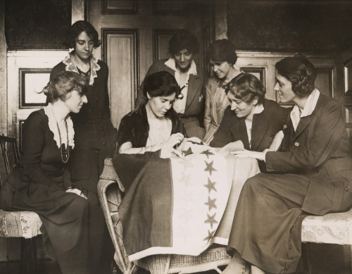 National Woman'S Party Activists Watch Alice Paul Sew A Star Onto The Nwp Ratification Flag History - Item # VAREVCHISL017EC169