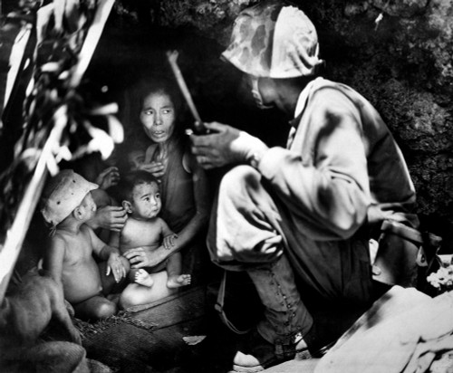 Marine Patrol On Saipan Found A Japanese Family Sheltering In A Hillside Cave History - Item # VAREVCHISL036EC580
