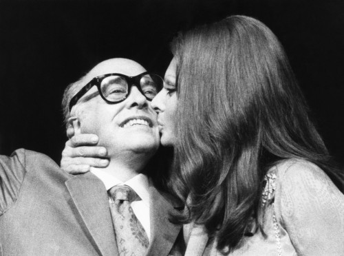 Sophia Loren Gives Her Husband History - Item # VAREVCCSUB001CS600 Sophia Loren Gives Her Husband History - Item # VAREVCCSUB001CS600