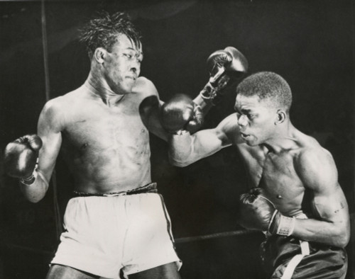 Ike Williams Vs. Kid Gavilan In Madison Square Garden. Gavilan Won The Fight. Jan 29 History - Item # VAREVCHISL039EC231