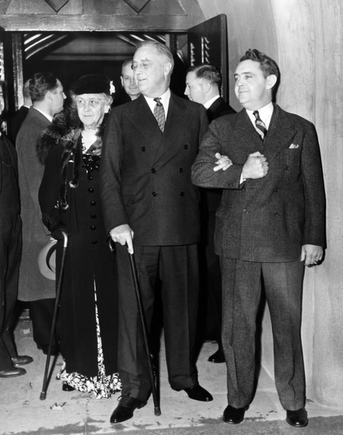 President Franklin Roosevelt After Services At St. James Episcopal Church. On Left Is His Mother History - Item # VAREVCCSUA000CS332