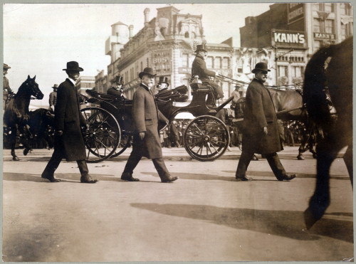 Theodore Roosevelt In Carriage On Pennsylvania Avenue On Way To Capitol History - Item # VAREVCHISL002EC137