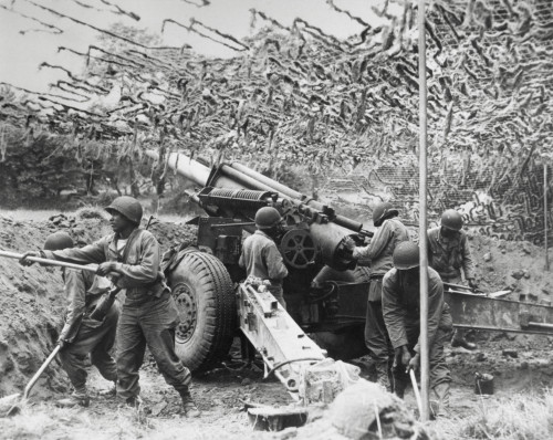 African American Soldiers Set Up A 155Mm Howitzer Field Battery In France. They Followed The Advance Of The Infantry History - Item # VAREVCHISL036EC935