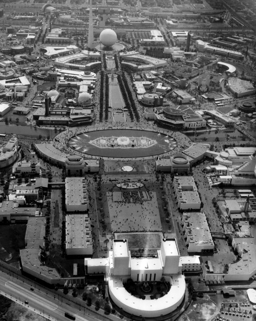 The 1939 World'S Fair History - Item # VAREVCHBDWOFACS006 The 1939 World'S Fair History - Item # VAREVCHBDWOFACS006