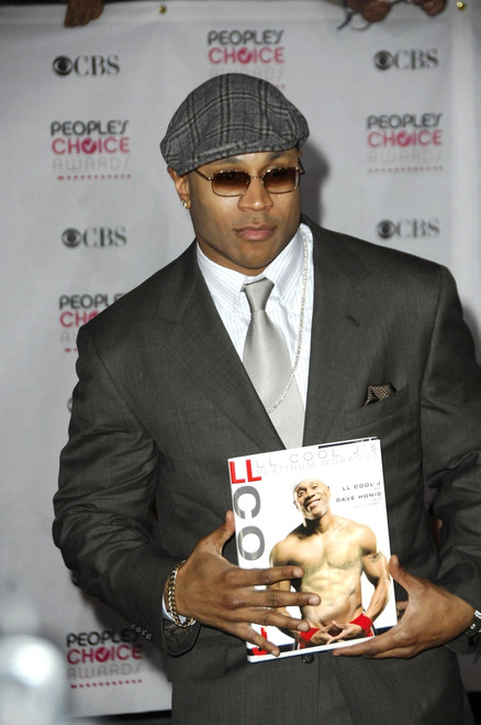Ll Cool J At Arrivals For 33Rd Annual People_S Choice Awards - Arrivals, The Shrine Auditorium, Los Angeles, Ca, January 09, 2007. Photo By Michael GermanaEverett Collection Celebrity - Item # VAREVC0709JAEGM030